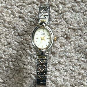 Times square women’s vintage two tone bracelet wristwatch fits a M sized wrist‎